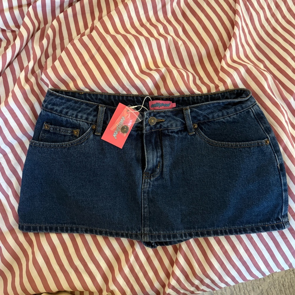 Edikted Dark Denim Low Rise Mini Skort